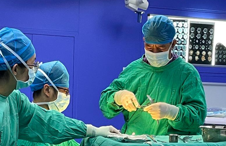 惊险！茂名一幼儿被5CM铁器插入颅脑